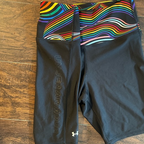 Under Armour Women’s HeatGear Armour Pride Bike Shorts 8 in - Picture 2 of 5